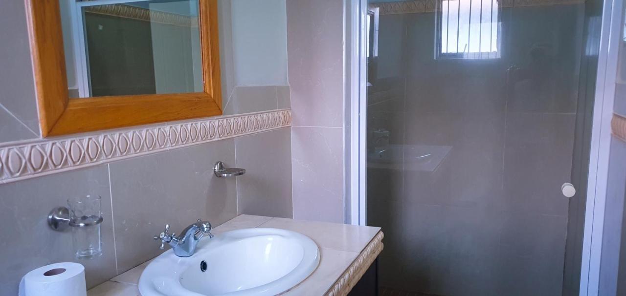 Sweet Home39 Guest House Summerstrand Port Elizabeth Eksteriør billede
