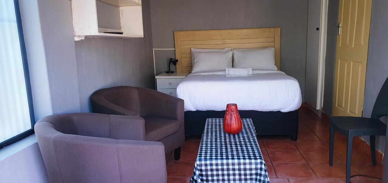 Sweet Home39 Guest House Summerstrand Port Elizabeth Eksteriør billede